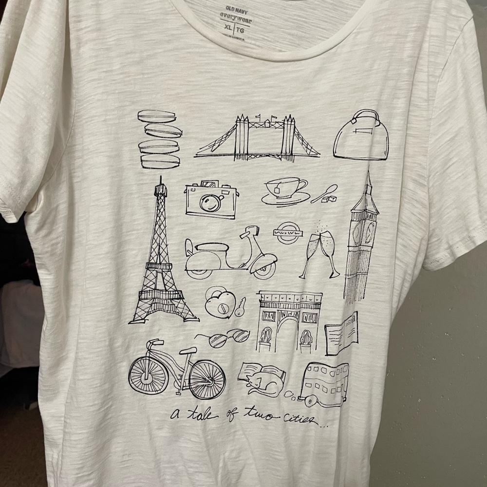 Old Navy Off-White Graphic Tee